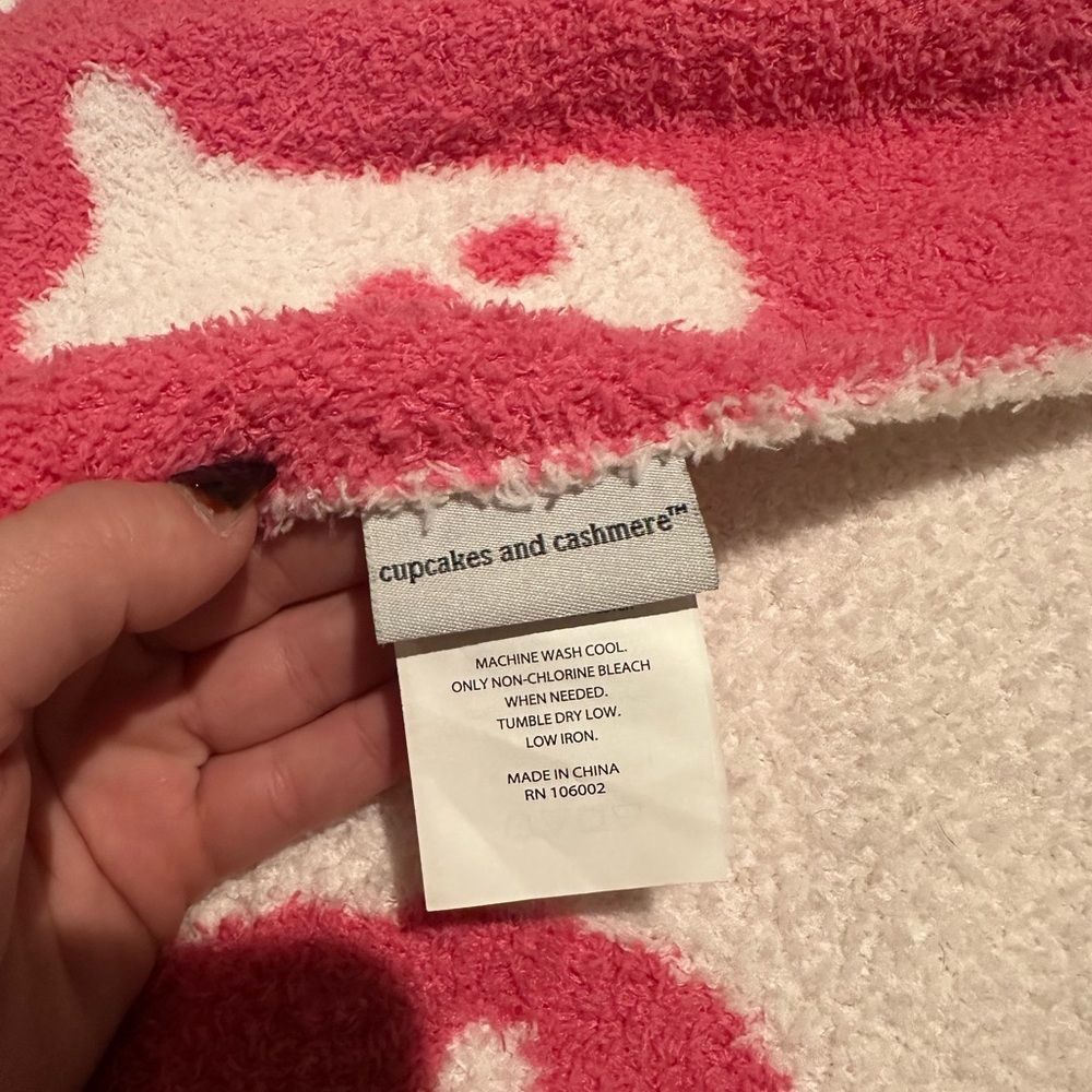 Cupcakes & Cashmere Hot Pink and White Ghost Throw - Picture 3 of 3